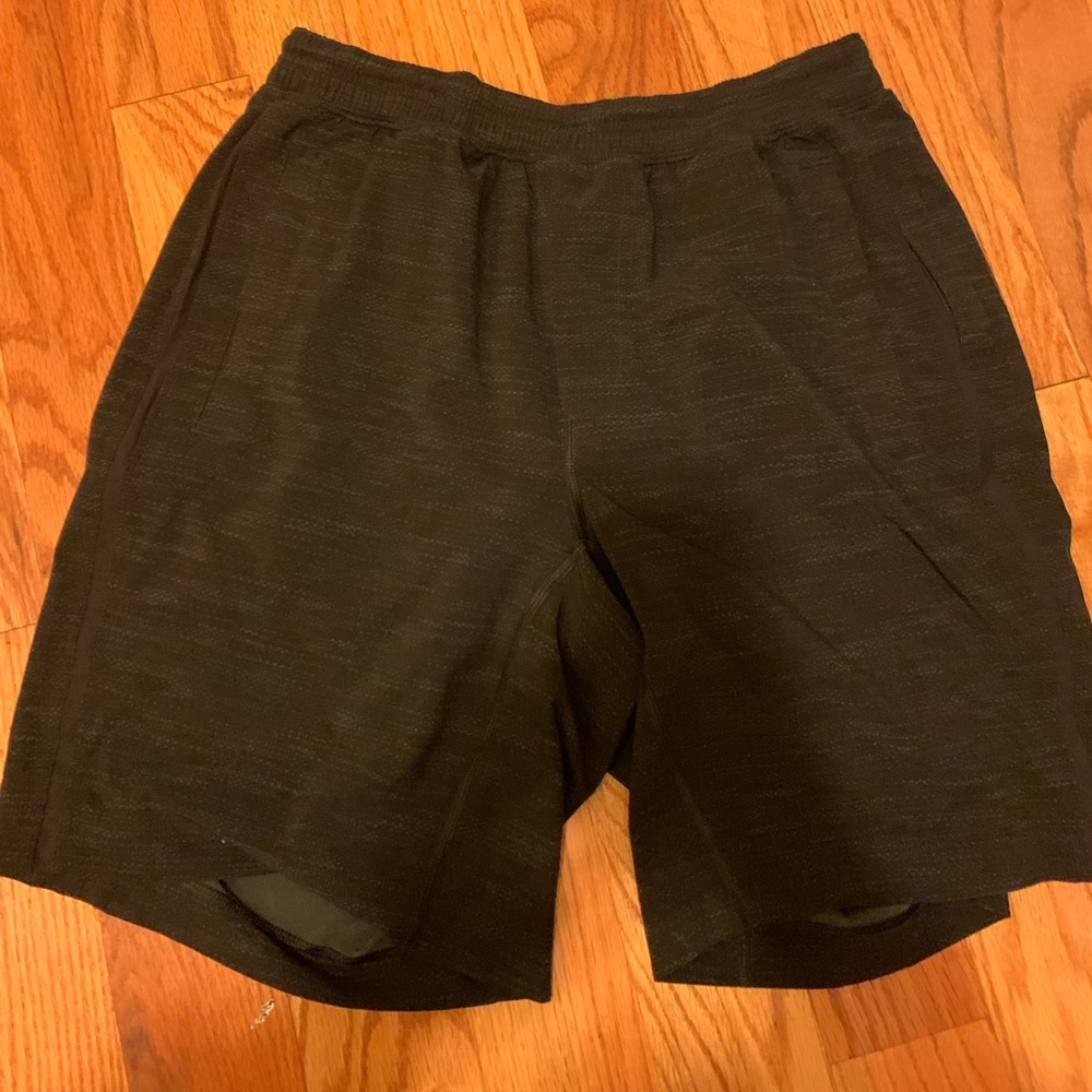 COPY - Men’s Lulu Lemon shorts